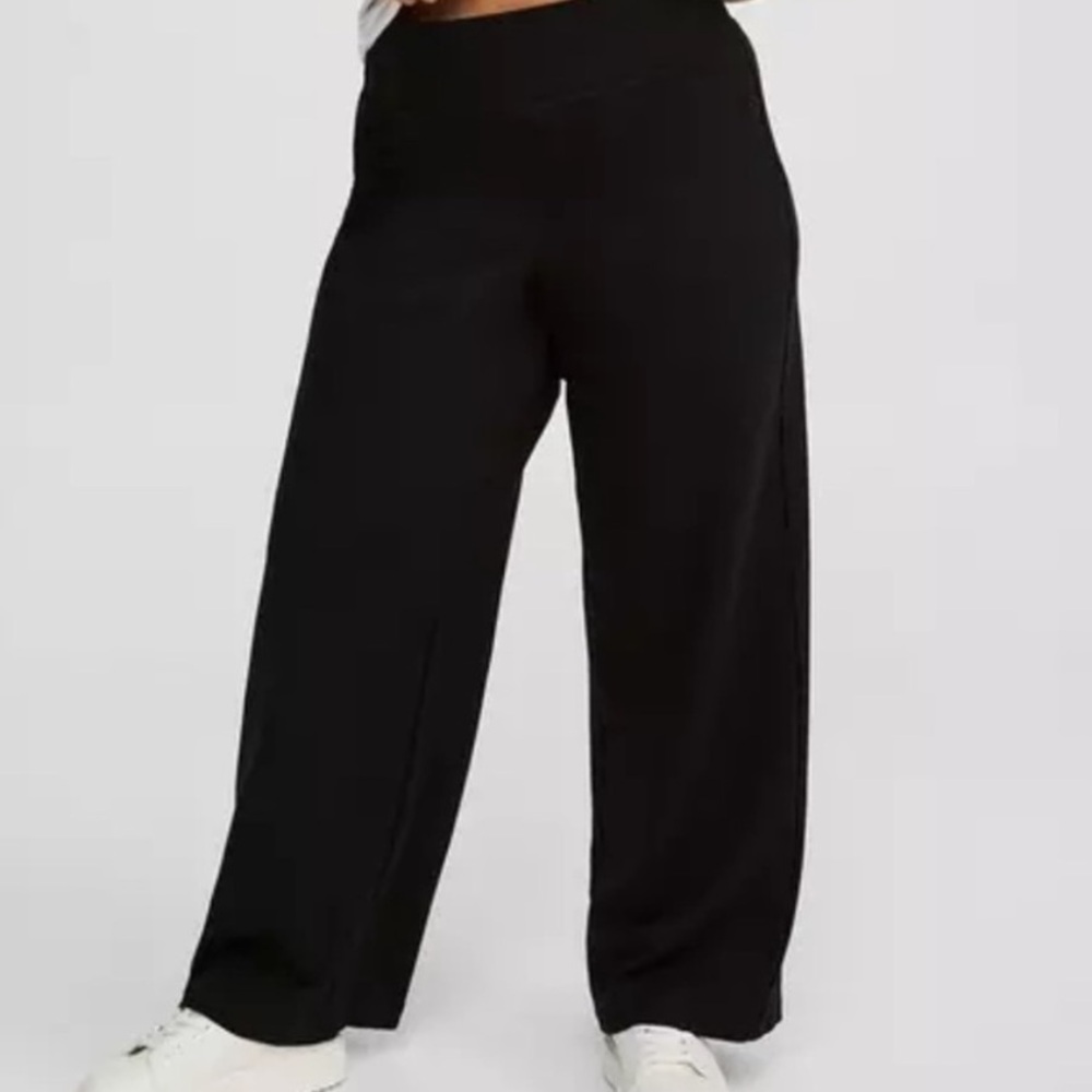BOLD elements Black Wide-Leg Pants sz 16 pull on dressy flowy fabric pockets